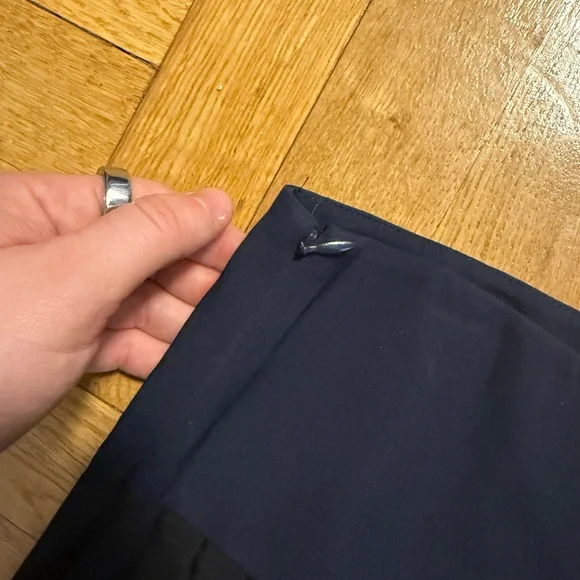 Theory Black and Blue Pleated Women's Mini Skirt - Picture 3 of 5